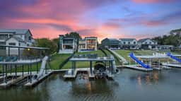 Luxe Lakefront Haven | Concierge Services - Image 2