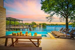 Highland Harmony, Infinity Pool, Hot Tub, Kayaks - Image 2