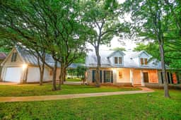Blister Gold Hideaway | Concierge Services - Image 2