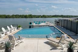 Reynolds Rooftop Sky Lounge & Pickleball - Image 3
