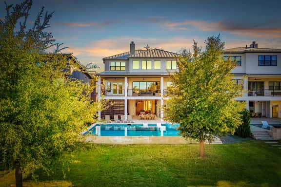 Lakeside 499 | Concierge Services - Image 1