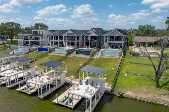 Sunset Oaks Estate I with Infinity Pool - Image 1