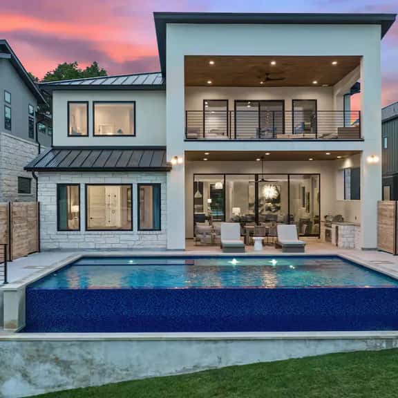Luxe Lakefront Haven | Concierge Services - Image 1