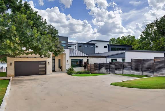 Lakeshore Landing | Concierge Services - Image 4