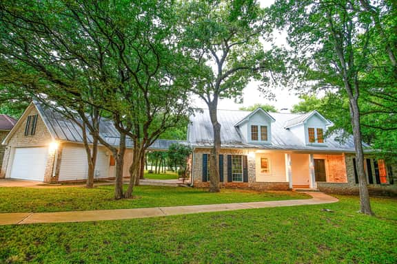 Blister Gold Hideaway | Concierge Services - Image 2