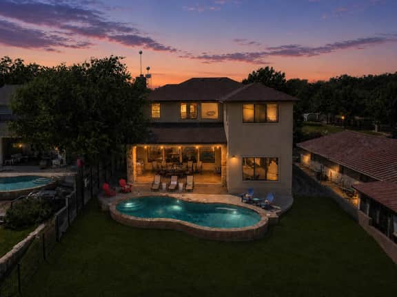 119 Christopher | Concierge Services Available - Image 3