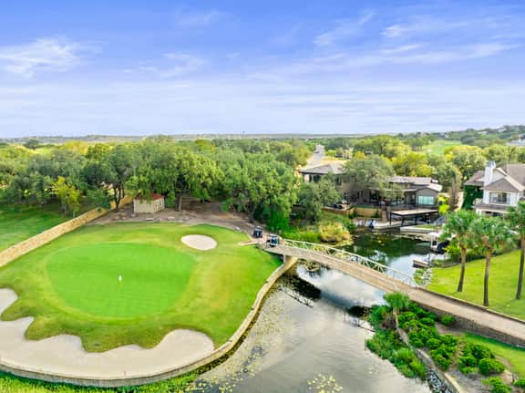 Boaters and Golfers Dream Luxury Lakeside Villa - Image 3