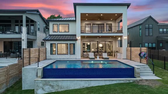 Luxe Lakefront Haven | Concierge Services - Image 1