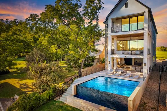 Ellen Lake Luxe | Concierge Services - Image 1