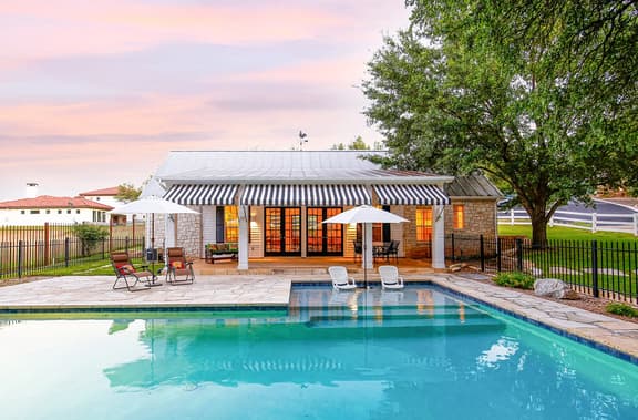 Blister Gold Hideaway | Concierge Services - Image 1