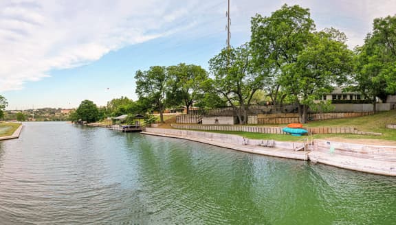 Lake Marble Falls Waterfront | House | Wet Slip | Huge Yard - Image 1