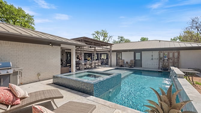 Why Choose Horseshoe Bay Living for Your Mid-Term Rental?