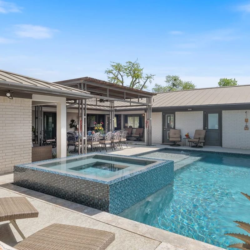 The Harbor House | Swimming Pool | Walking to HSB Resort | Hot Tub
